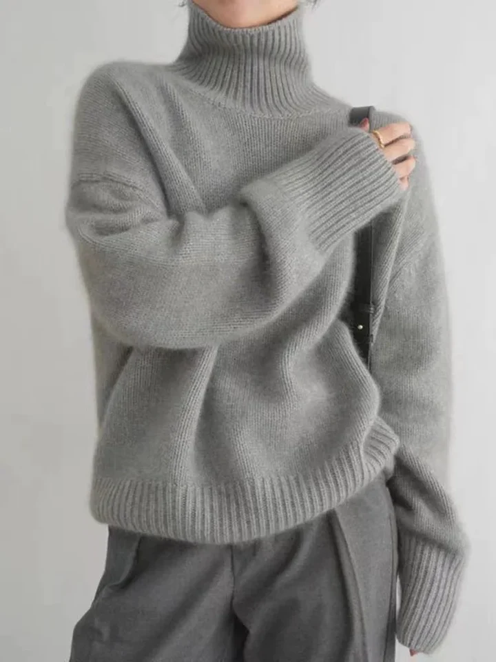 Michella - Elegant Turtleneck