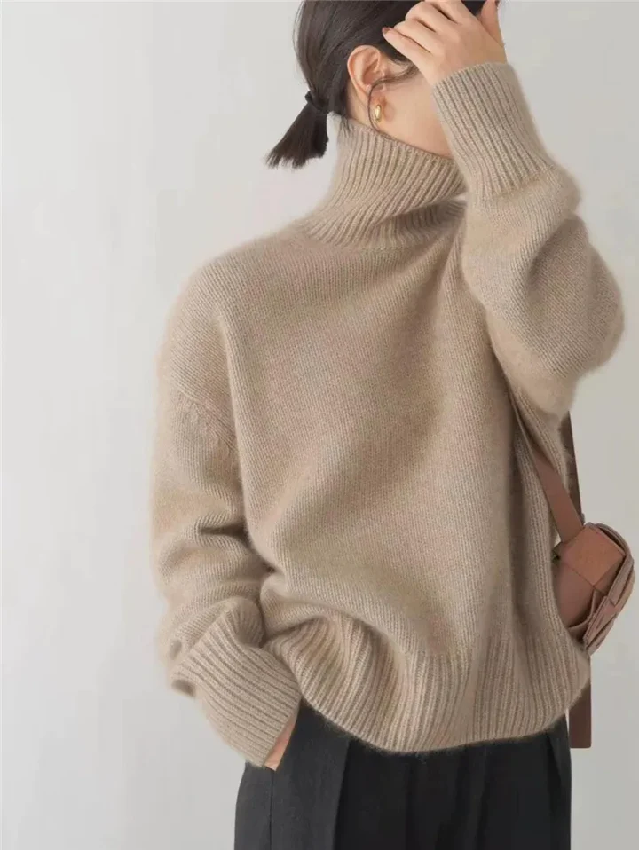 Michella - Elegant Turtleneck