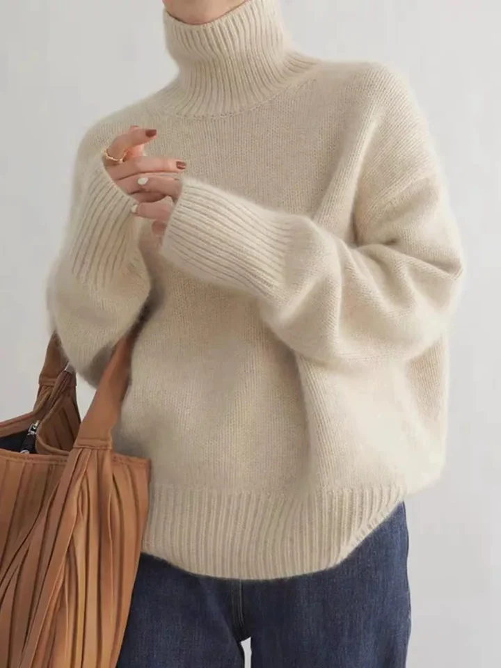 Michella - Elegant Turtleneck