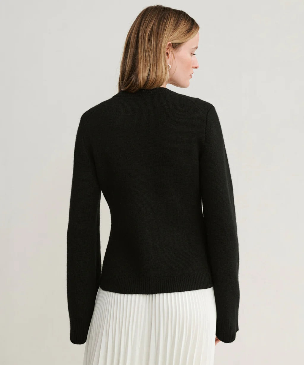 Margery - Elegant wool cardigan with button placket