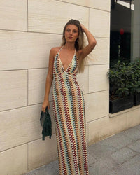 Andie - Chic V-Neck Dress