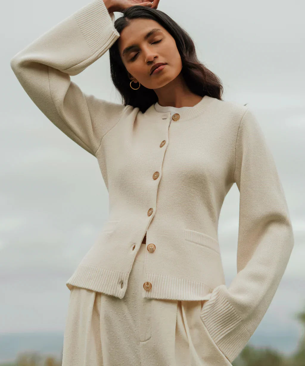 Margery - Elegant wool cardigan with button placket
